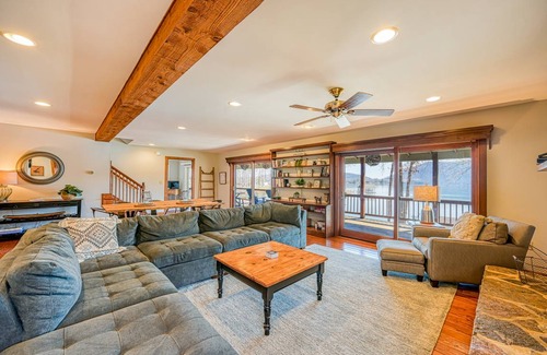 Huddleston House | 321 m² House ∙ 4 bedrooms ∙ 8 guests