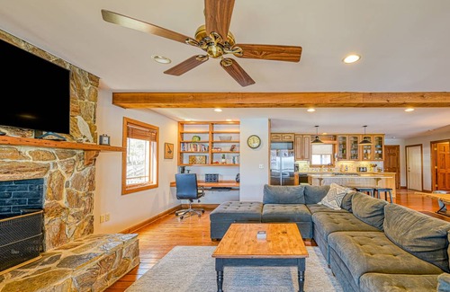 Huddleston House | 321 m² House ∙ 4 bedrooms ∙ 8 guests