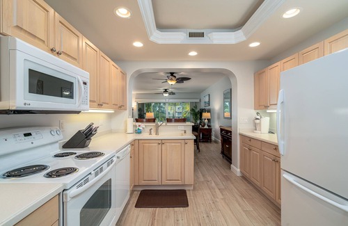 South Island Condo | 323 Bella Lago Condo: Pool, Spa & Walk to Beach