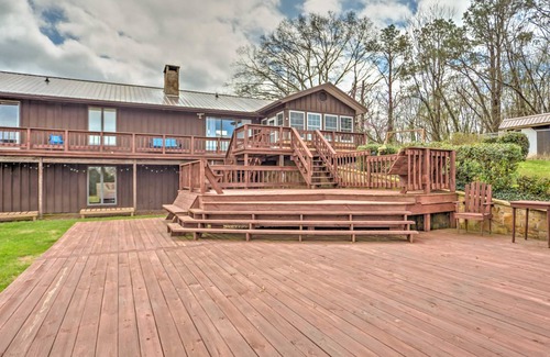 Mill Springs House | 323 m² House ∙ 3 bedrooms ∙ 8 guests
