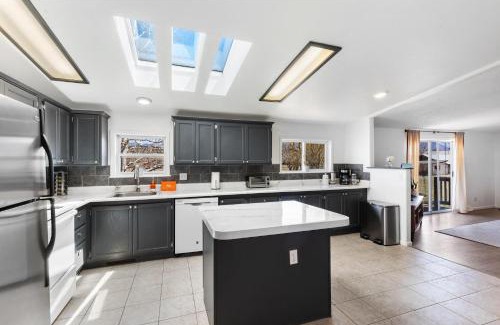 Ridgway House | 323 N Amelia