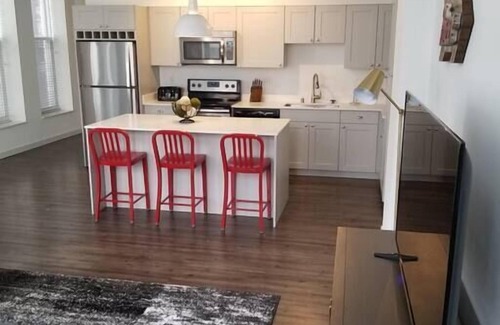 Westown Apartment | 325- Big Corner condo w/2 king bedrooms/Free parking