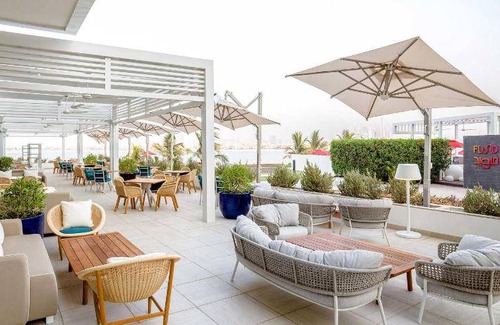 Palm Jumeirah Hotel | 325 m² Hotel ∙ 2 bedrooms ∙ 127 guests