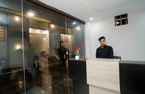 Thalassery Hotel | 325 m² Hotel ∙ 2 bedrooms ∙ 4 guests