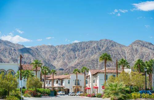 Desert Club Estates House | 325 m² House ∙ 4 bedrooms ∙ 8 guests