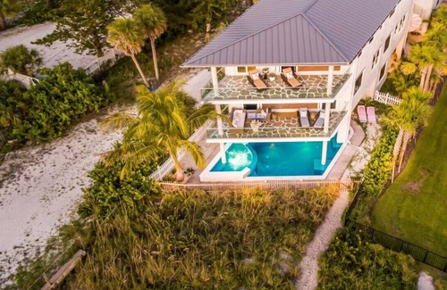 Anna Maria House | 325 m² House ∙ 5 bedrooms ∙ 8 guests