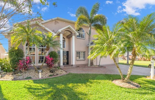 Palm Harbor House | 325 m² House ∙ 5 bedrooms ∙ 10 guests
