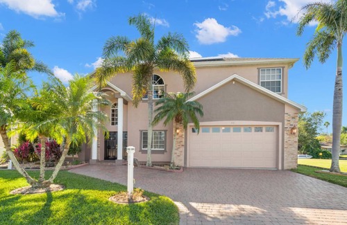 Palm Harbor House | 325 m² House ∙ 5 bedrooms ∙ 10 guests