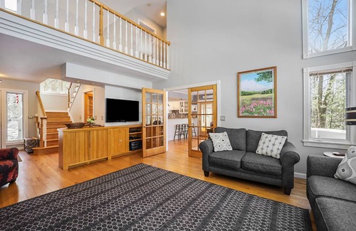 Maple City House | 325 m² House ∙ 6 bedrooms ∙ 13 guests