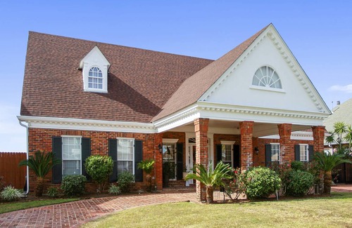 Read Boulevard East House | 325 m² House ∙ 3 bedrooms ∙ 6 guests