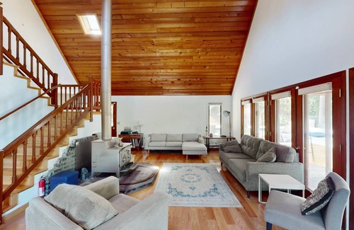 Freestone House | 327 m² House ∙ 4 bedrooms ∙ 8 guests