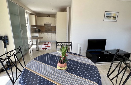 Cap-d'Antibes Apartment | 33. A bright 3-room apartment with a lovely terrace & parking