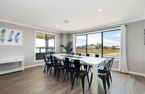 Seymour House | 33 Jefferson Court, Wellington East