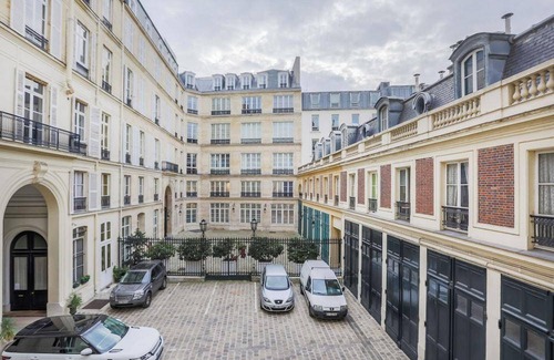 Quartier de la Monnaie Apartment | 33 m² Apartment ∙ 2 bedrooms ∙ 4 guests