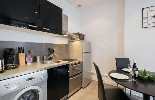 Jules Ferry - Recamier Apartment | 33 m² Apartment ∙ 1 bedroom ∙ 4 guests