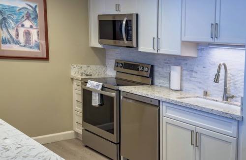 North Pacific Beach Condo | 33% OFF PB True Oceanfront 2 Bed 2 Bath 11/7/2025 thru 11/14/2025