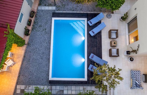 Ialyssos House | 330 m² House ∙ 5 bedrooms ∙ 10 guests