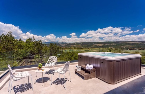 Podbablje Villa | 330 m² Villa ∙ 4 bedrooms ∙ 10 guests