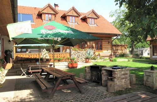 Uhlejov Villa | 330 m² Villa ∙ 7 bedrooms ∙ 24 guests