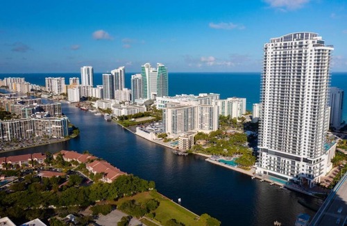 Hallandale Beach House | 3308 Exclusive 2BR 2BTH Penthouse Water City View 2 story balcony Modern Kitchen Pool