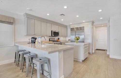 West Newport House | 3312 W Oceanfront