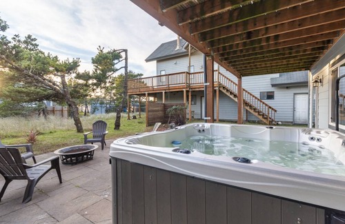 Pacific City House | 332 m² House ∙ 5 bedrooms ∙ 12 guests