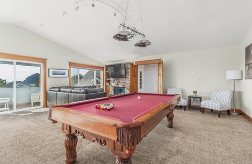Pacific City House | 332 m² House ∙ 5 bedrooms ∙ 12 guests