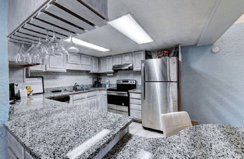 Panama City Beach House | #332 Updated PETS OK-WALK 2 PIER PARK-BEACH!
