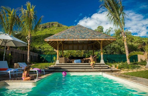 La Preneuse Resort | 333 m² Resort ∙ 4 bedrooms ∙ 127 guests