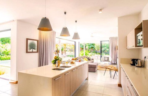 La Preneuse Resort | 333 m² Resort ∙ 4 bedrooms ∙ 127 guests