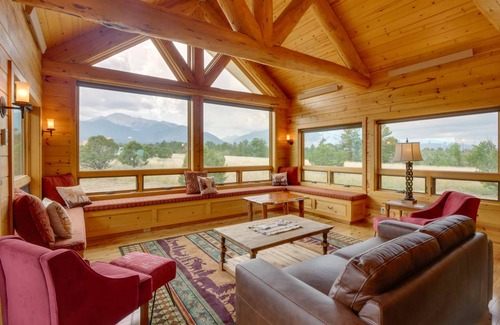 Nathrop House | 334 m² House ∙ 3 bedrooms ∙ 6 guests
