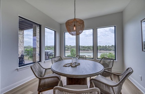 Spicewood House | 334 m² House ∙ 6 bedrooms ∙ 14 guests