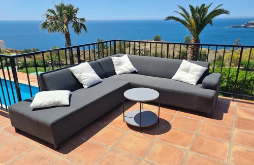 Almunecar Villa | 334 m² Villa ∙ 7 bedrooms ∙ 15 guests