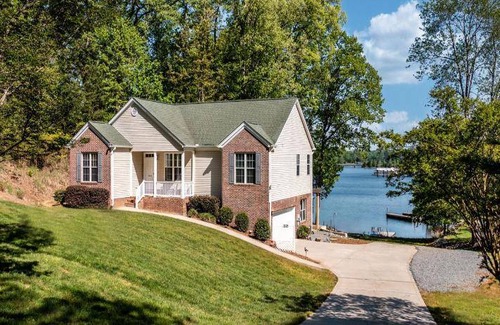 Lake Norman of Catawba House | 334 m² House ∙ 5 bedrooms ∙ 16 guests