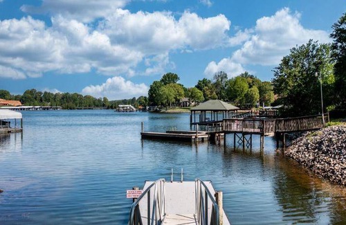 Lake Norman of Catawba House | 334 m² House ∙ 5 bedrooms ∙ 16 guests