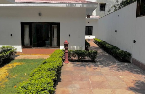 Vasant Kunj Villa | 335 m² Villa ∙ 3 bedrooms ∙ 8 guests