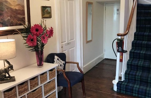 Calvine House | 338 m² Motel ∙ 4 bedrooms ∙ 127 guests