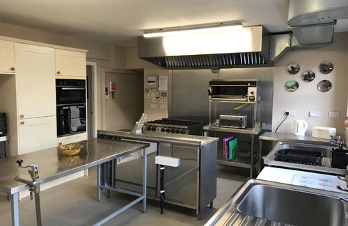 Calvine House | 338 m² Motel ∙ 4 bedrooms ∙ 127 guests