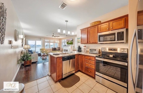 Huddleston Apartment | #338 Pointe - 2 Bedroom Lakefront Condo at Mariners SML