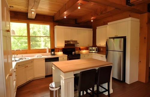 Lac Superieur Village Ski Chalet | 339 m² Chalet ∙ 5 bedrooms ∙ 12 guests