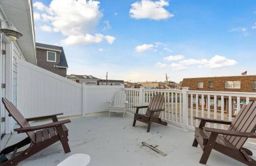 Brigantine House | 33rd Unit 2 Island Time Parking Beach 2 Blocks Away