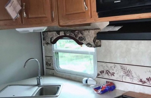 Marion House | 34' Luxury Camper on top of the Mountain with Gorgeous Views!