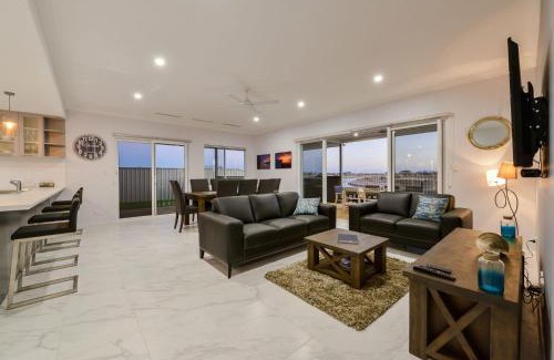 Exmouth House | 34 Madaffari Drive - Pool and Jetty