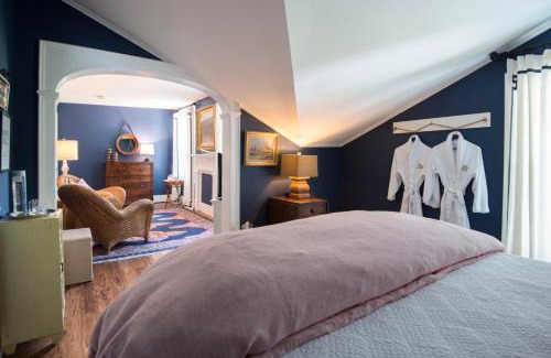 Skaneateles Historic District Hotel | 34 State "Historic Luxury Suites" Skaneateles