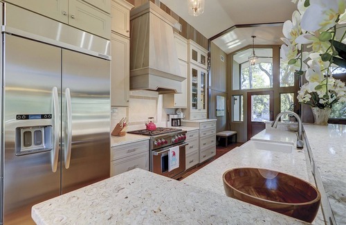 Beach Lagoon House | 34 W. Beach Lagoon-DogFriendly, FREE Pool & Spa Heat Oct & Nov 2025.