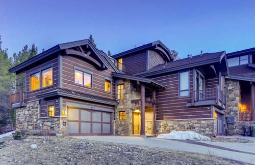 Copper Mountain House | 340 m² House ∙ 4 bedrooms ∙ 10 guests