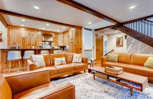 Copper Mountain House | 340 m² House ∙ 4 bedrooms ∙ 10 guests
