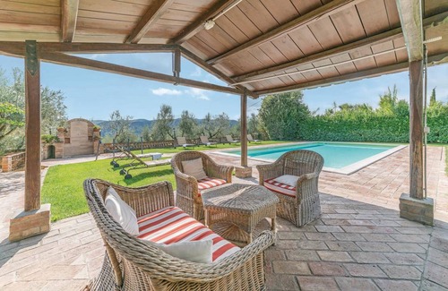 Torgiano House | 340 m² House ∙ 5 bedrooms ∙ 10 guests