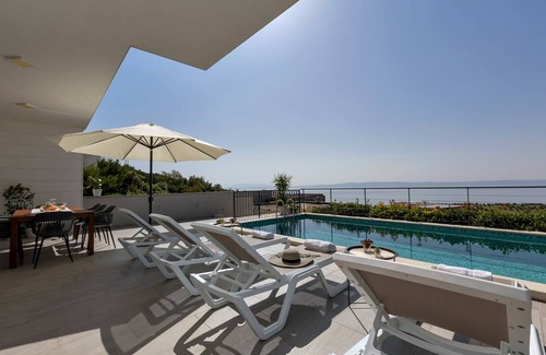 Krvavica Villa | 340 m² Villa ∙ 3 bedrooms ∙ 6 guests