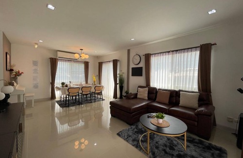 Racha Thewa Villa | 340 m² Villa ∙ 3 bedrooms ∙ 7 guests